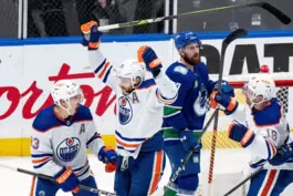 Vancouver Canucks - Edmonton Oilers